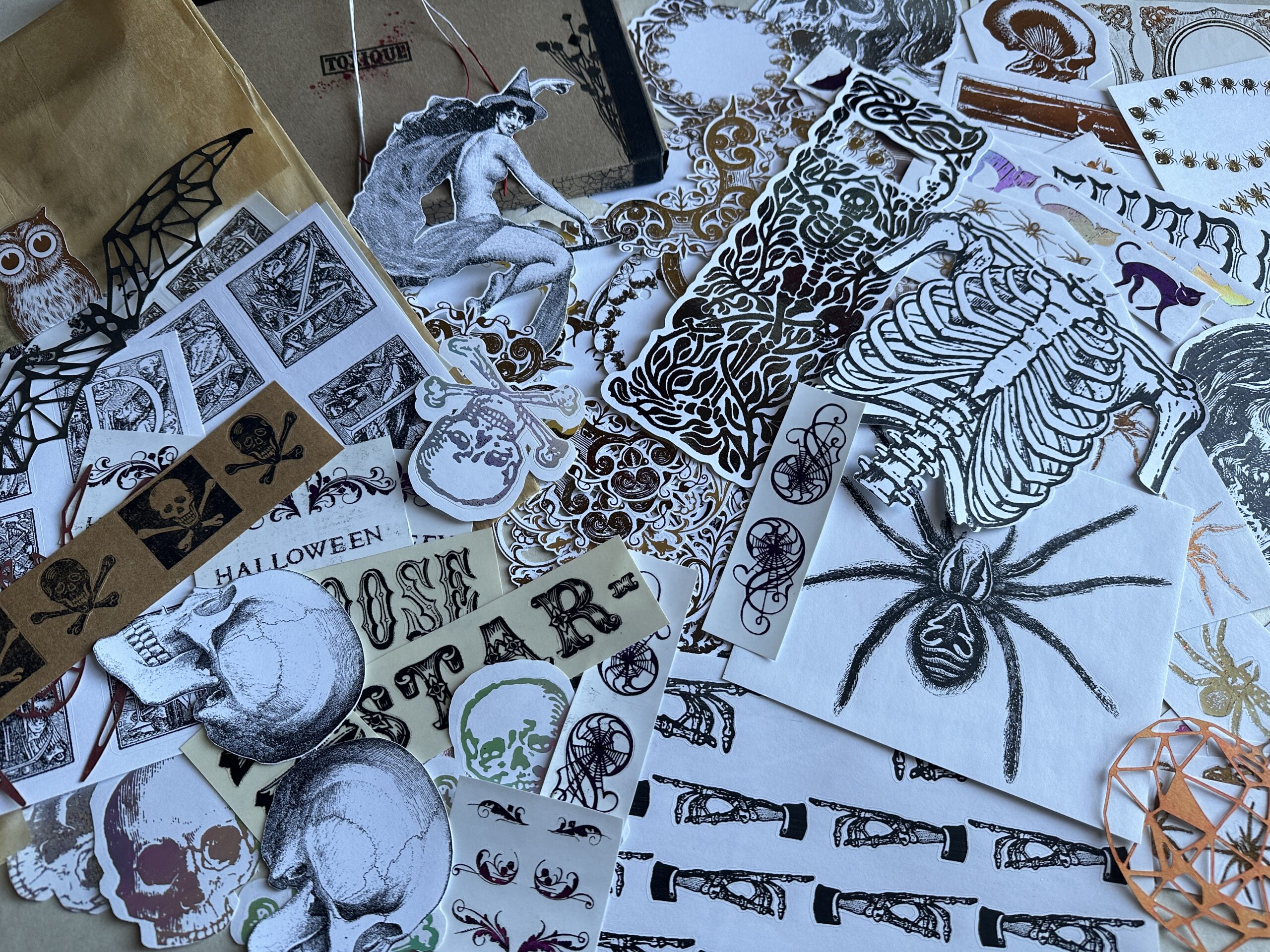 Gothic Halloween Paper Crafts Kit